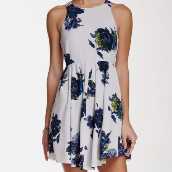 Free People Women's Mini White Floral Dress with Pockets /Keyhole /Pleated - Picture 10 of 12